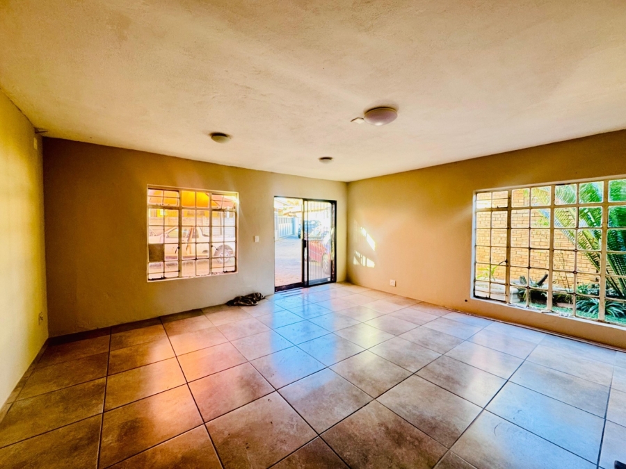 To Let 4 Bedroom Property for Rent in Bodorp North West